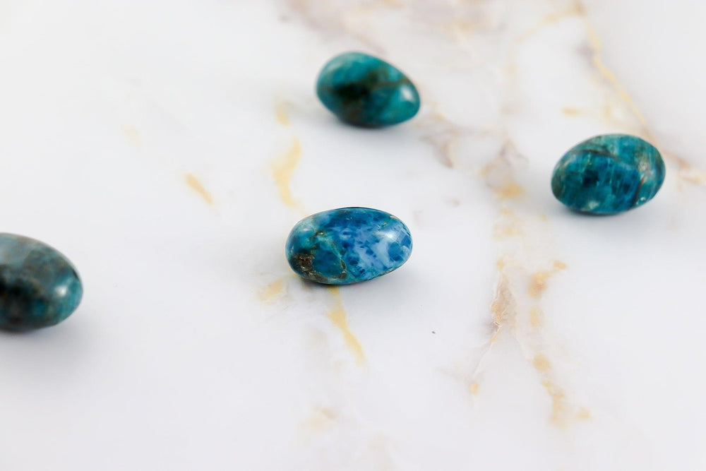 pierre roulée en apatite bleue#taille_m