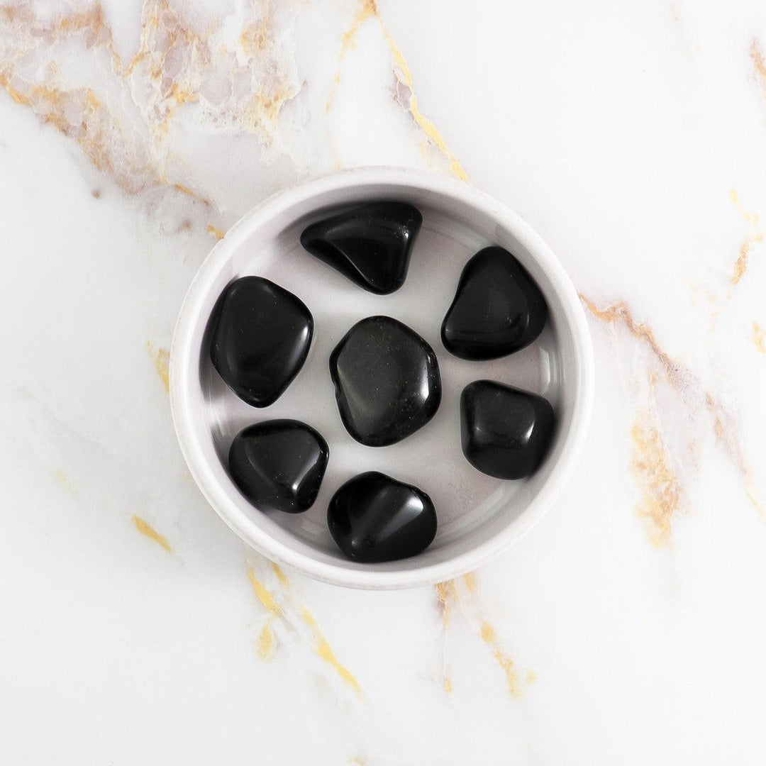 pierre roulée en obsidienne argentée