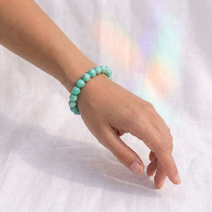 bracelet pierre naturelle amazonite 8mm porté poignet #bracelet-8mm-amazonite