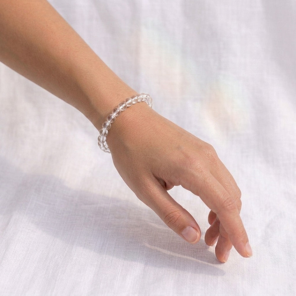 bracelet pierre naturelle cristal de roche 6mm porté poignet #bracelet-6mm-cristal-de-roche